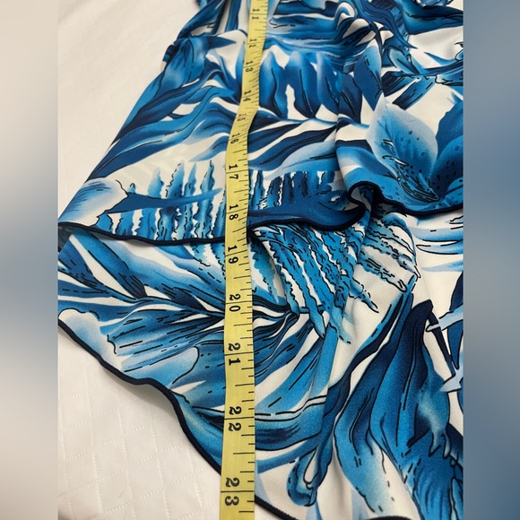 ⬇️ 3 for $21 ⬇️ Custom Curves large print blue & black print Tankini Top. - Picture 9 of 9